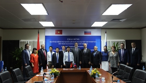 Chuyến thăm và làm việc của Đại sứ đặc mệnh toàn quyền Liên Bang Nga tại Việt Nam tại Ngân hàng liên doanh Việt – Nga